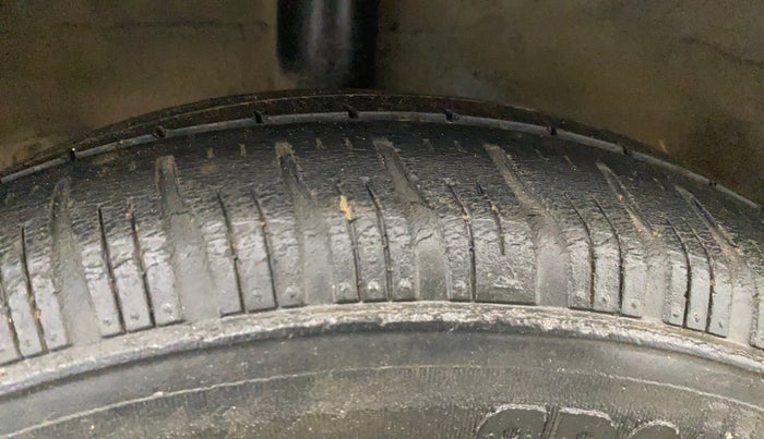 2016 Hyundai Grand i10 SPORTZ 1.2 KAPPA VTVT, Petrol, Manual, 63,008 km, Right Rear Tyre Tread