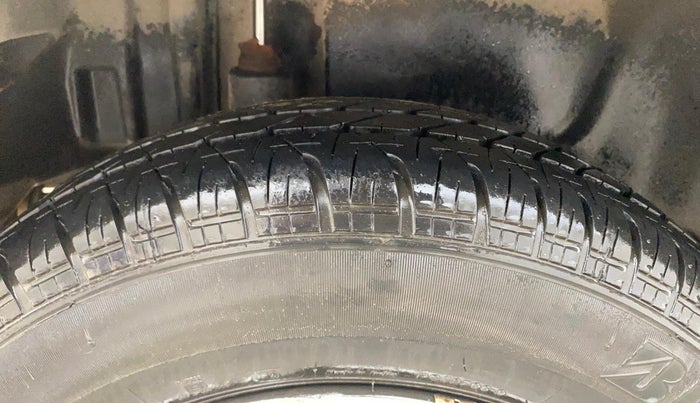 2013 Maruti Swift Dzire VXI, Petrol, Manual, 63,118 km, Right Rear Tyre Tread