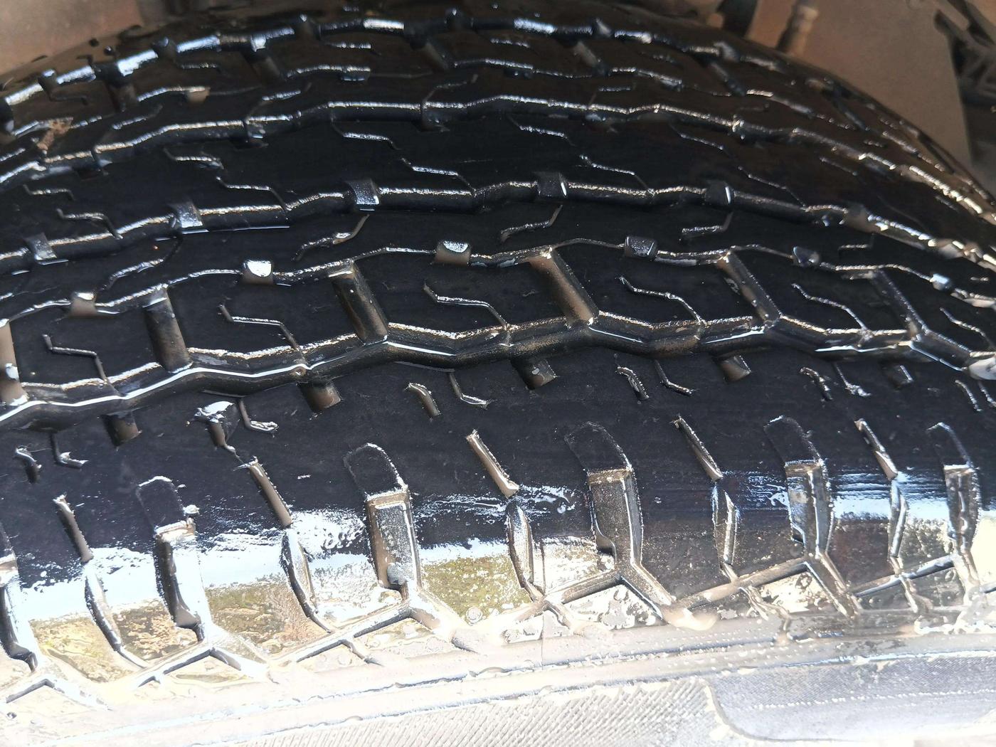 2021 Ford Endeavour TITANIUM 2.0 4X4 AT, Diesel, Automatic, 67,382 km, Right Front Tyre Tread