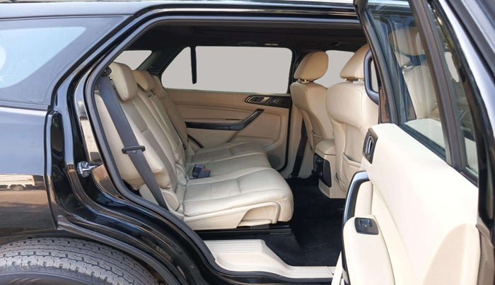 2021 Ford Endeavour TITANIUM 2.0 4X4 AT, Diesel, Automatic, 67,382 km, Right Side Rear Door Cabin