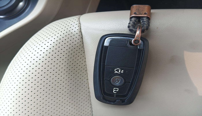 2021 Ford Endeavour TITANIUM 2.0 4X4 AT, Diesel, Automatic, 67,382 km, Key Close Up