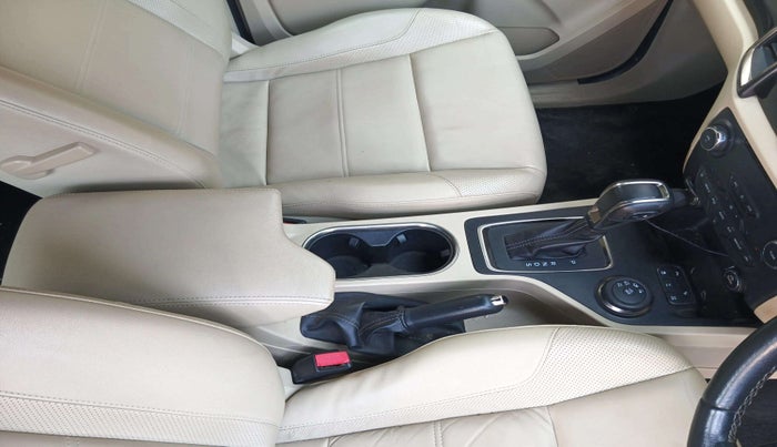 2021 Ford Endeavour TITANIUM 2.0 4X4 AT, Diesel, Automatic, 67,382 km, Gear Lever