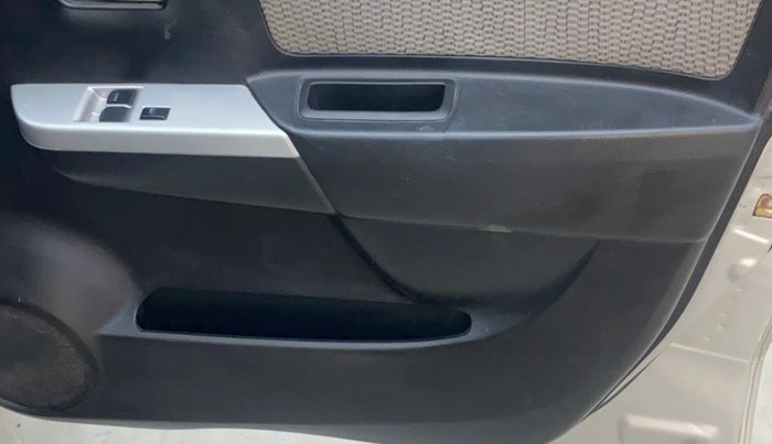2015 Maruti Wagon R 1.0 LXI, Petrol, Manual, 78,805 km, Driver Side Door Panels Control