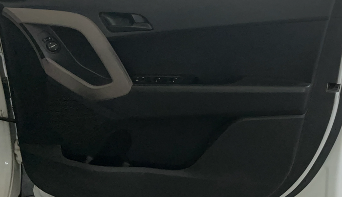 2016 Hyundai Creta E PLUS 1.6 PETROL, CNG, Manual, 1,25,577 km, Driver Side Door Panels Control