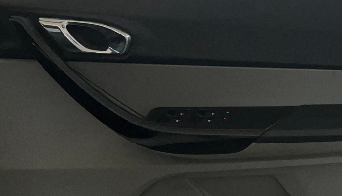 2017 Tata Tiago XZ PETROL, Petrol, Manual, 71,276 km, Driver Side Door Panels Control