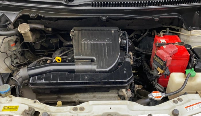 2015 Maruti Ertiga VXI, CNG, Manual, 77,466 km, Engine View