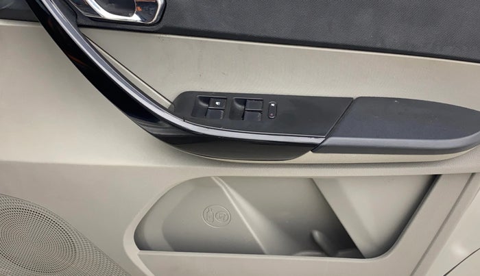 2018 Tata Tiago XZ PETROL, Petrol, Manual, 1,07,695 km, Driver Side Door Panels Control