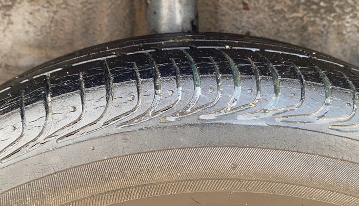 2014 Toyota Etios VD, Diesel, Manual, 25,949 km, Right Rear Tyre Tread