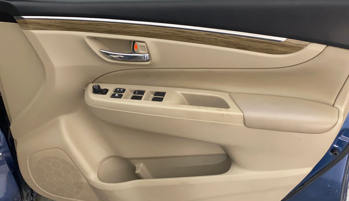 2018 Maruti Ciaz ALPHA  AT 1.5 SHVS PETROL, Petrol, Automatic, 67,760 km, Driver Side Door Panels Control