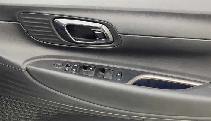 2021 Hyundai NEW I20 ASTA (O) 1.2 MT, Petrol, Manual, 26,302 km, Driver Side Door Panels Control