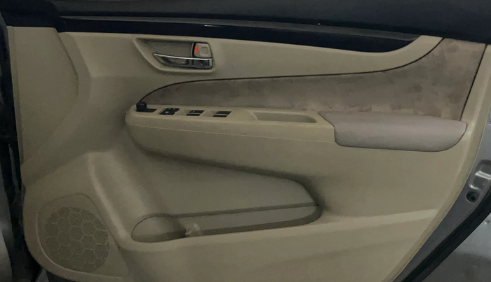 2015 Maruti Ciaz VXI+, Petrol, Manual, 67,224 km, Driver Side Door Panels Control