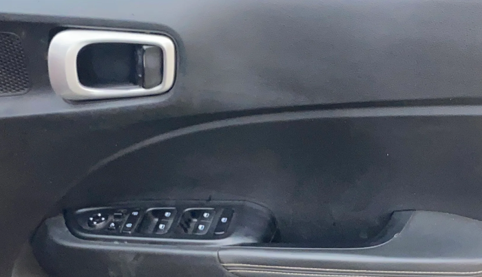 2021 Hyundai VENUE SX 1.0 (O) TURBO IMT, Petrol, Manual, 57,592 km, Driver Side Door Panels Control