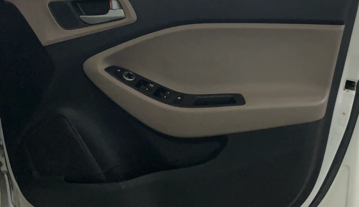 2017 Hyundai Elite i20 ASTA 1.2, Petrol, Manual, 57,500 km, Driver Side Door Panels Control