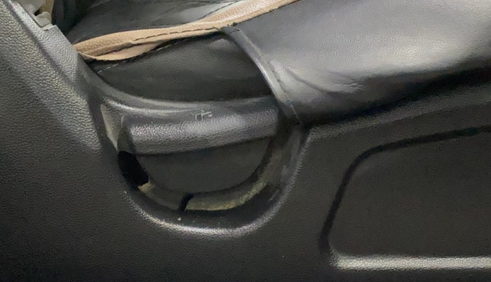 2017 Hyundai Elite i20 MAGNA EXECUTIVE 1.2, Petrol, Manual, 43,052 km, Driver Side Adjustment Panel