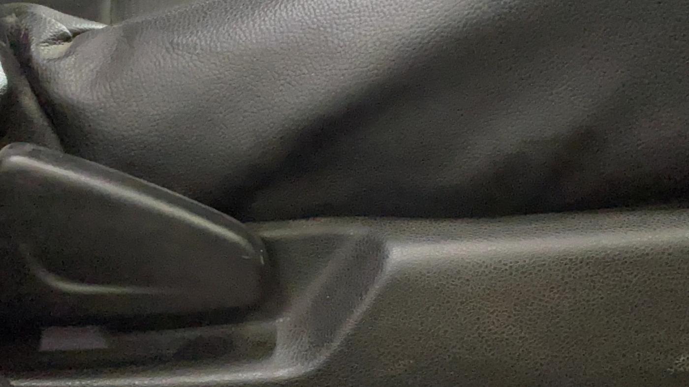 2020 Renault Kwid RXT 0.8, Petrol, Manual, 70,688 km, Driver Side Adjustment Panel