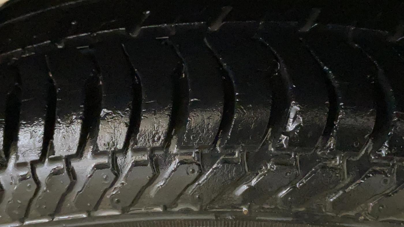 2015 Maruti Alto K10 VXI, Petrol, Manual, 35,243 km, Right Rear Tyre Tread