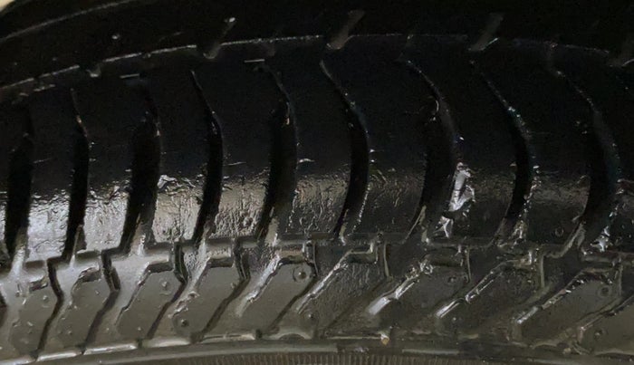 2015 Maruti Alto K10 VXI, Petrol, Manual, 35,243 km, Right Rear Tyre Tread