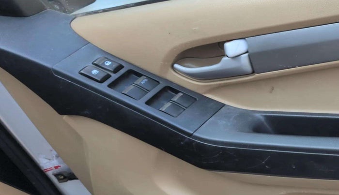 2017 ISUZU D-Max V Cross 4*4 MT, Diesel, Manual, 93,048 km, Driver Side Door Panels Control