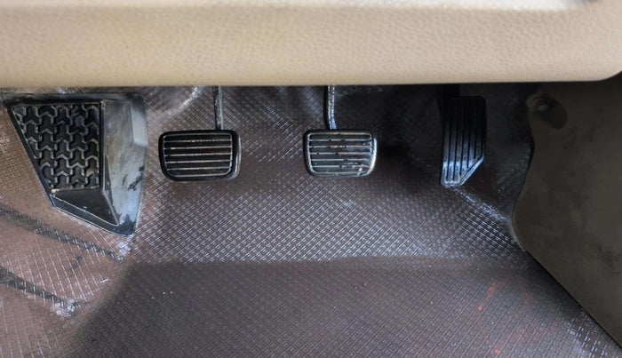 2017 ISUZU D-Max V Cross 4*4 MT, Diesel, Manual, 93,048 km, Pedals