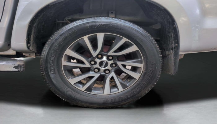 2017 ISUZU D-Max V Cross 4*4 MT, Diesel, Manual, 93,048 km, Left Rear Wheel