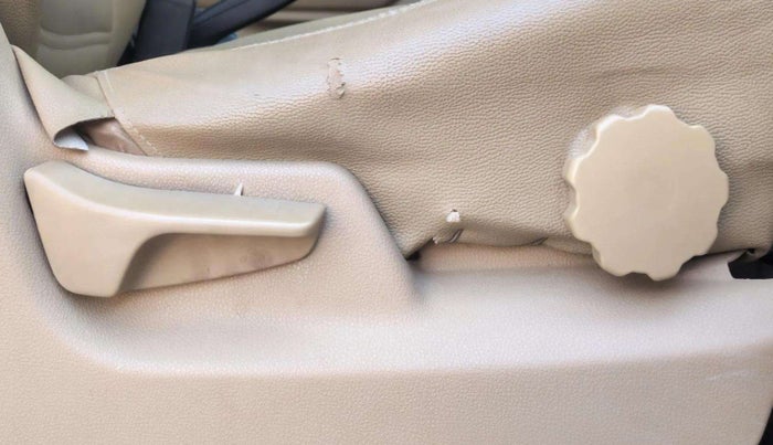 2017 ISUZU D-Max V Cross 4*4 MT, Diesel, Manual, 93,048 km, Driver Side Adjustment Panel