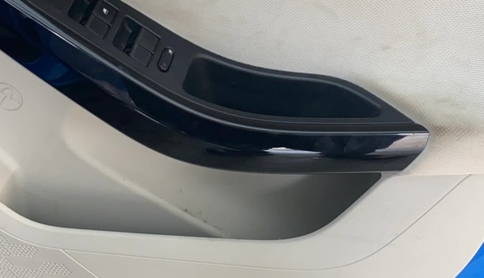 2021 Tata NEXON XZA PLUS DIESEL, Diesel, Automatic, 48,116 km, Driver Side Door Panels Control