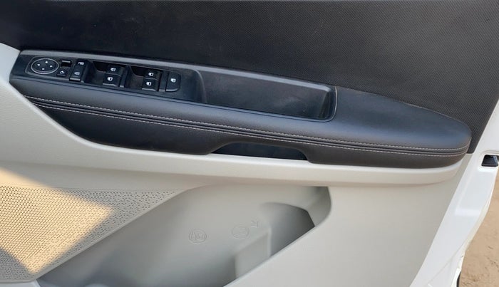 2022 KIA SONET HTX 1.0 IMT, Petrol, Manual, 46,162 km, Driver Side Door Panels Control