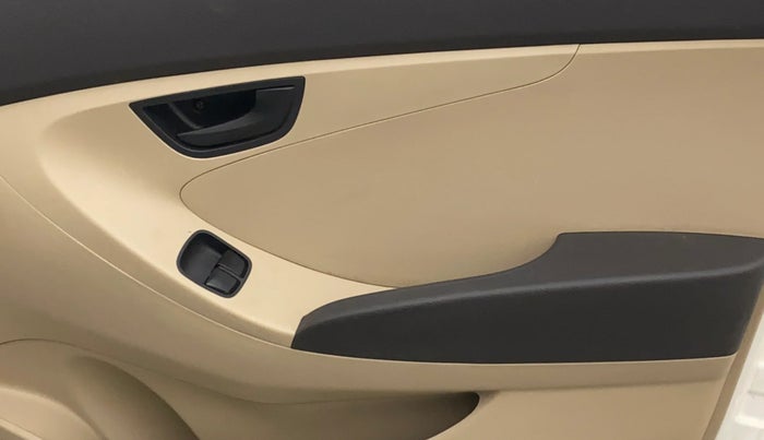 2017 Hyundai Eon MAGNA +, Petrol, Manual, 50,408 km, Driver Side Door Panels Control