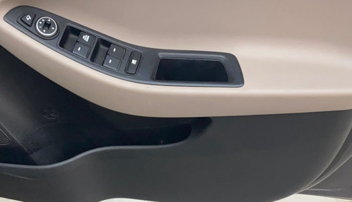 2019 Hyundai Elite i20 SPORTZ PLUS 1.2, Petrol, Manual, 25,492 km, Driver Side Door Panels Control