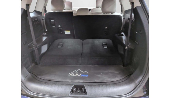 2022 Mahindra XUV700 AX 7 LUXURY D AT 7 STR, Diesel, Automatic, 21,188 km, Boot Inside