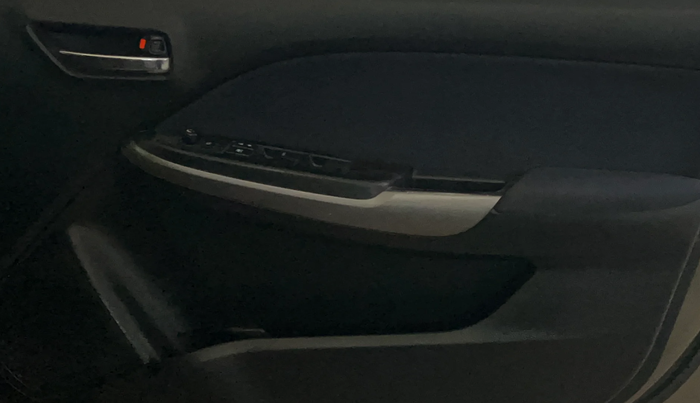 2020 Maruti Baleno ALPHA PETROL 1.2, Petrol, Manual, 85,113 km, Driver Side Door Panels Control