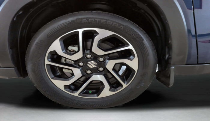 2024 Maruti Invicto ALPHA PLUS 7 STRONG HYBRID , Hybrid, Automatic, 8,036 km, Left Front Wheel