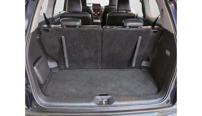 2024 Maruti Invicto ALPHA PLUS 7 STRONG HYBRID , Hybrid, Automatic, 8,036 km, Boot Inside