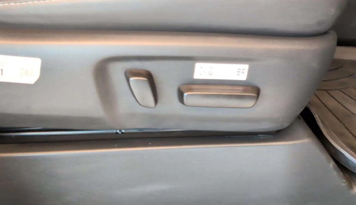 2024 Maruti Invicto ALPHA PLUS 7 STRONG HYBRID , Hybrid, Automatic, 8,036 km, Driver Side Adjustment Panel