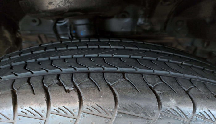 2024 Maruti Invicto ALPHA PLUS 7 STRONG HYBRID , Hybrid, Automatic, 8,036 km, Left Front Tyre Tread