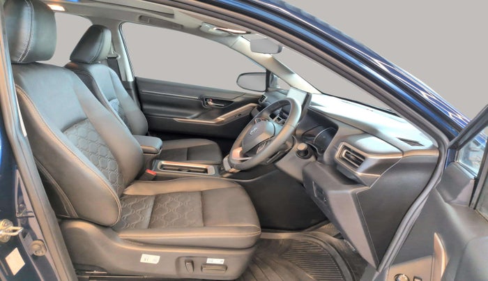 2024 Maruti Invicto ALPHA PLUS 7 STRONG HYBRID , Hybrid, Automatic, 8,036 km, Right Side Front Door Cabin