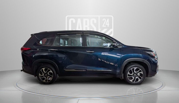 2024 Maruti Invicto ALPHA PLUS 7 STRONG HYBRID , Hybrid, Automatic, 8,036 km, Right Side View