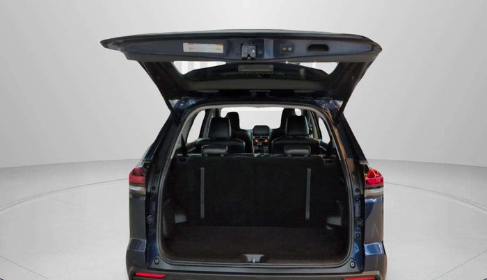 2024 Maruti Invicto ALPHA PLUS 7 STRONG HYBRID , Hybrid, Automatic, 8,036 km, Boot Door Open