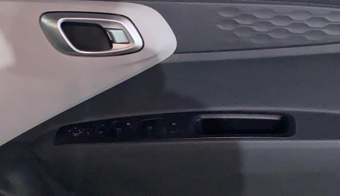 2023 Hyundai GRAND I10 NIOS SPORTZ 1.2 KAPPA VTVT CNG, CNG, Manual, 14,308 km, Driver Side Door Panels Control