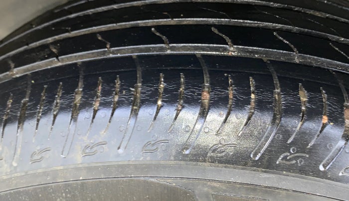 2022 Maruti BREZZA VXI SMART HYBRID, Petrol, Manual, 24,059 km, Right Rear Tyre Tread