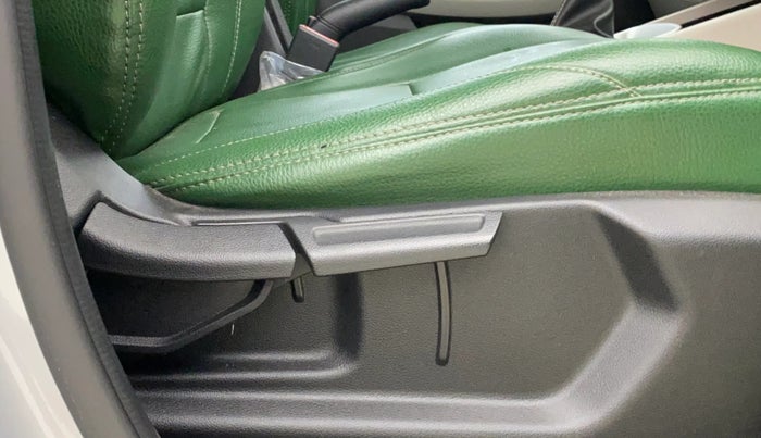 2024 Hyundai VENUE S(O) 1.2, Petrol, Manual, 11,382 km, Driver Side Adjustment Panel