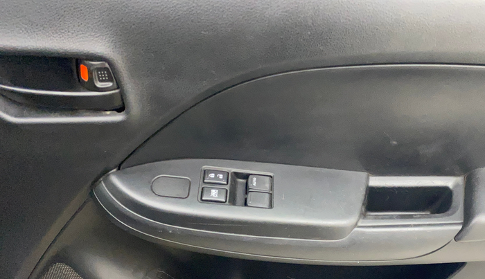 2016 Maruti Baleno SIGMA PETROL 1.2, Petrol, Manual, 56,046 km, Driver Side Door Panels Control