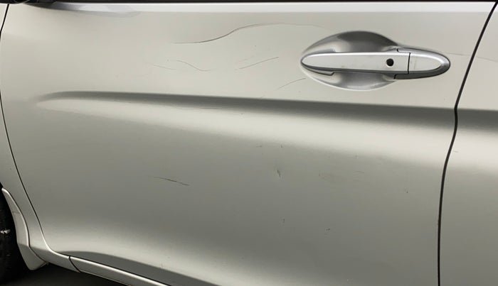 2017 Honda City 1.5L I-VTEC VX CVT, Petrol, Automatic, 1,02,825 km, Front passenger door - Slightly dented