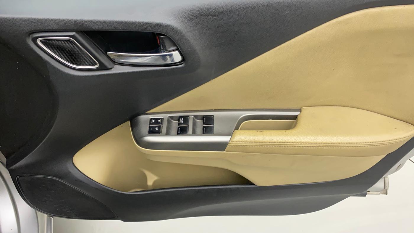 2017 Honda City 1.5L I-VTEC VX CVT, Petrol, Automatic, 1,02,825 km, Driver Side Door Panels Control