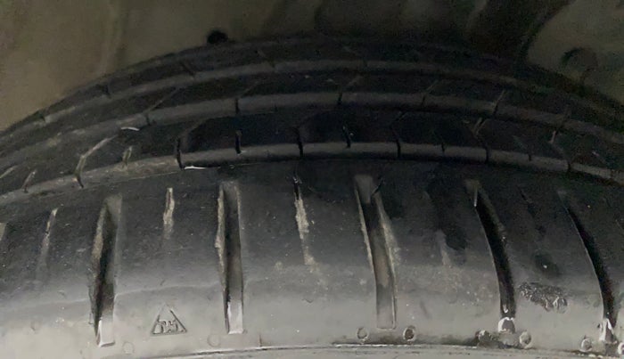 2017 Honda City 1.5L I-VTEC VX CVT, Petrol, Automatic, 1,02,825 km, Right Front Tyre Tread