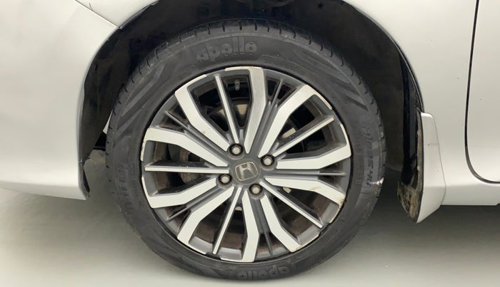 2017 Honda City 1.5L I-VTEC VX CVT, Petrol, Automatic, 1,02,825 km, Left front tyre - Minor crack
