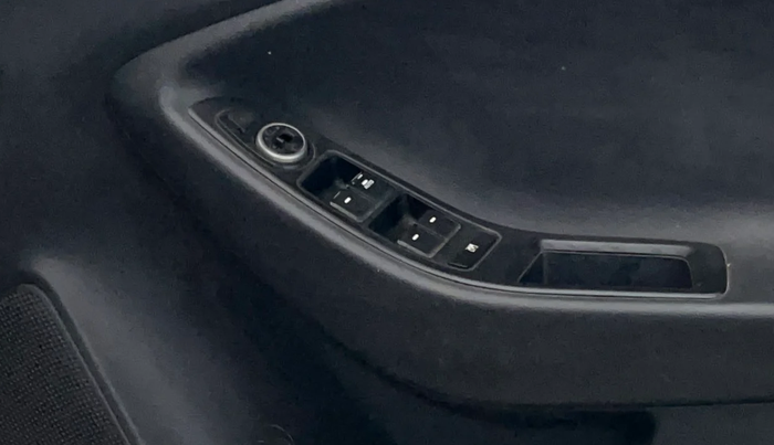 2015 Hyundai i20 Active 1.2 S, Petrol, Manual, 62,223 km, Driver Side Door Panels Control