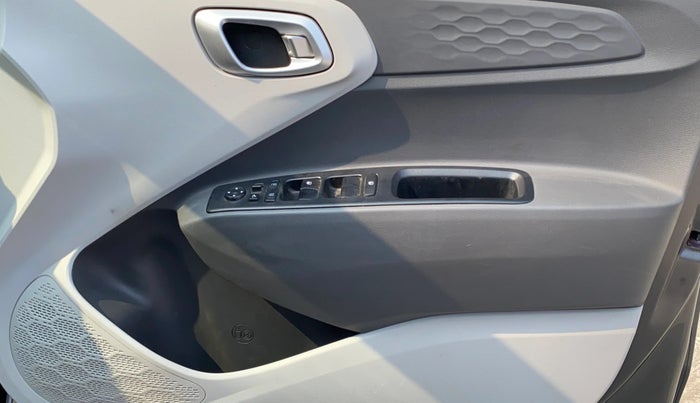 2023 Hyundai GRAND I10 NIOS SPORTZ 1.2 KAPPA VTVT CNG, CNG, Manual, 83,091 km, Driver Side Door Panels Control