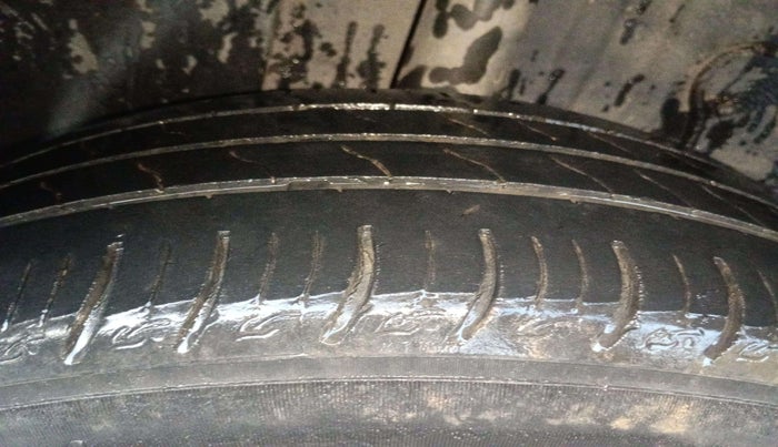 2022 Tata ALTROZ XM PETROL, Petrol, Manual, 62,427 km, Left Front Tyre Tread