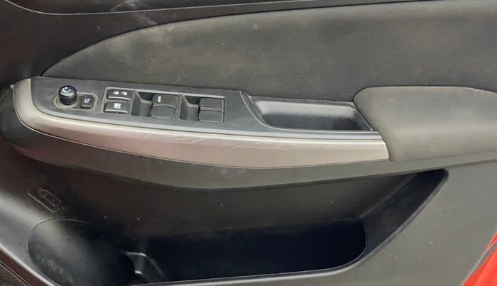 2022 Maruti Swift ZXI, Petrol, Manual, 1,12,438 km, Driver Side Door Panels Control
